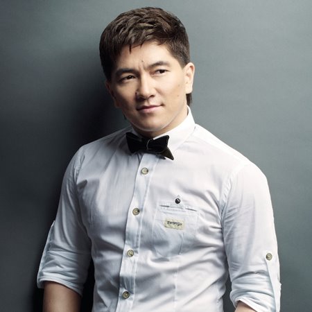 Мен қарадым - Сәкен Майғазиев