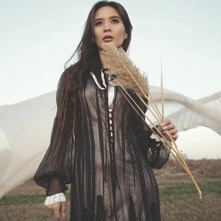 Сері жігіт - Индира Елемес